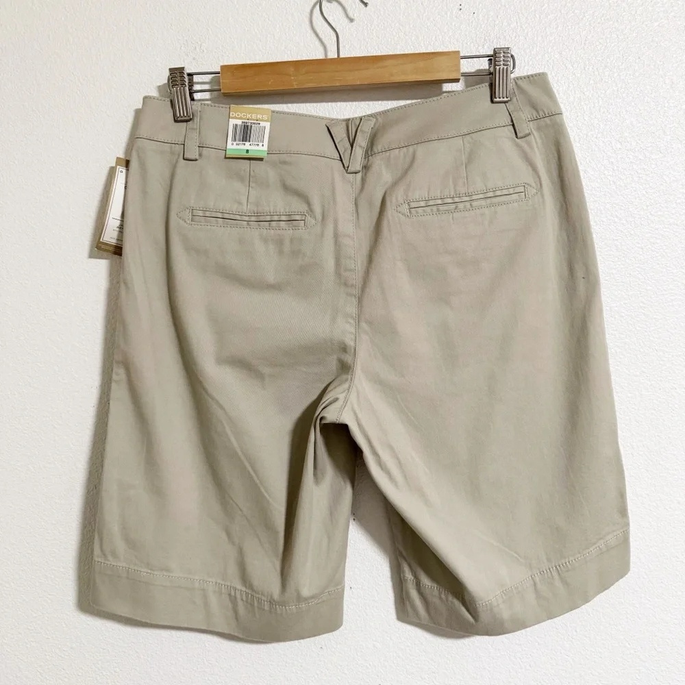 NEW Dockers Jaelynn Truly Slimming Bermuda Shorts